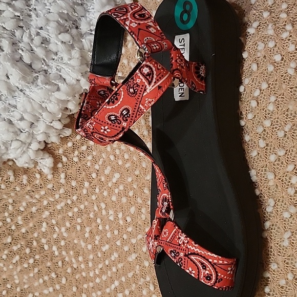 Steve Madden Sandals - Picture 11 of 13